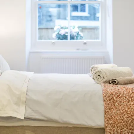 Apartment Casa Italia Near Kings Road In Chelsea With Wifi & Washing Machine *