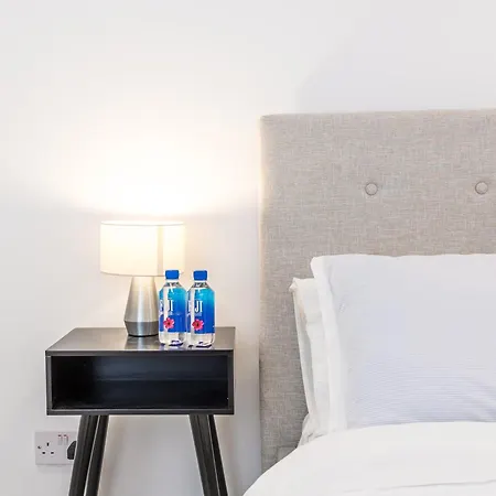 Casa Italia Near Kings Road In Chelsea With Wifi & Washing Machine Apartment