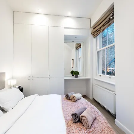 Apartment Casa Italia Near Kings Road In Chelsea With Wifi & Washing Machine