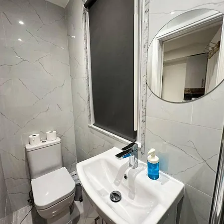Lovely Ealing Apartment