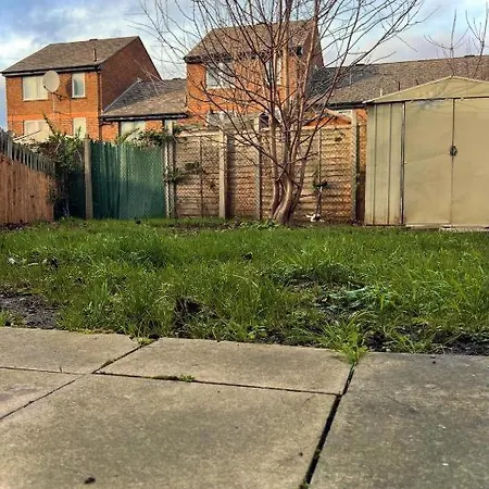Entire 2 Bedroom House In Hackney London