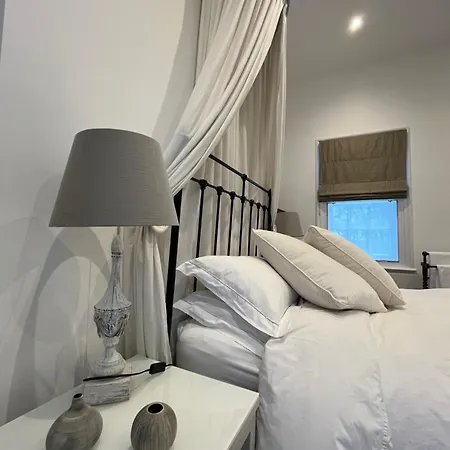 The Georgian House Apartment *
