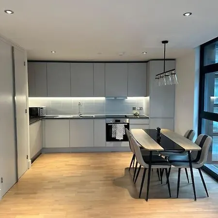Apartment Stylist 2 Bedroom In