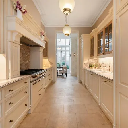 Prestige Belgravia Royal Mansion *