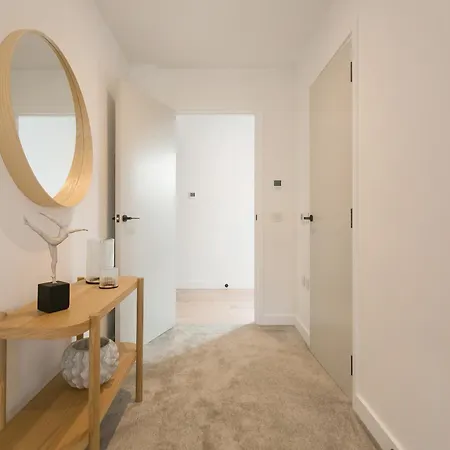 Urban Chic - Marine Apartment London