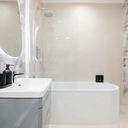Luxury 2 Bedrooms In South Kensington *