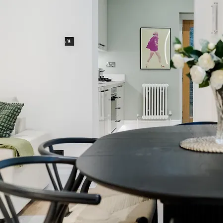 Luxury 2 Bedrooms In South Kensington London