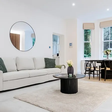 Luxury 2 Bedrooms In South Kensington