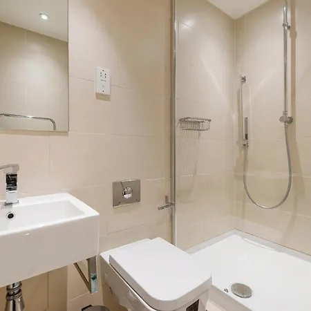 2 Bed Maissonette London