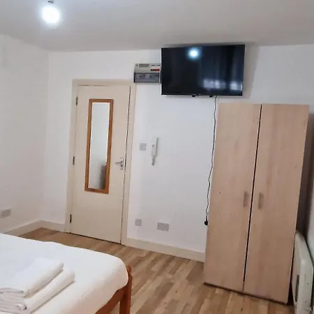 Urban Retreat Camberwell Zone 2 Apartment London