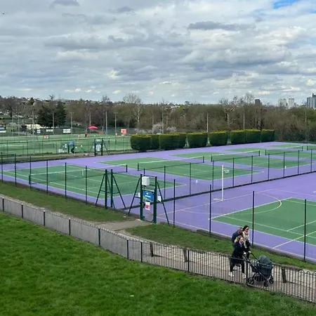 Wimbledon 2 Bed Tennis & Travel London