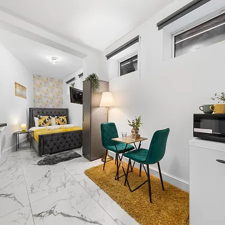 Serviced Modern Flat - Sleeps 2 - Good Links To King Cross, Euston, Finchley Road Station - Nw3 Apartment