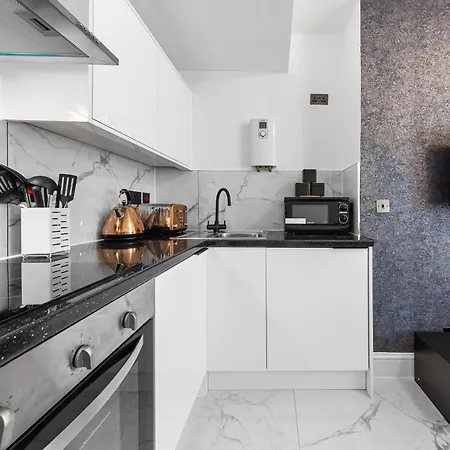 Modern One Bedroom Flat - Sleeps 3 - Transport Links - Finchley Road, Euston, King Cross Station - Nw3