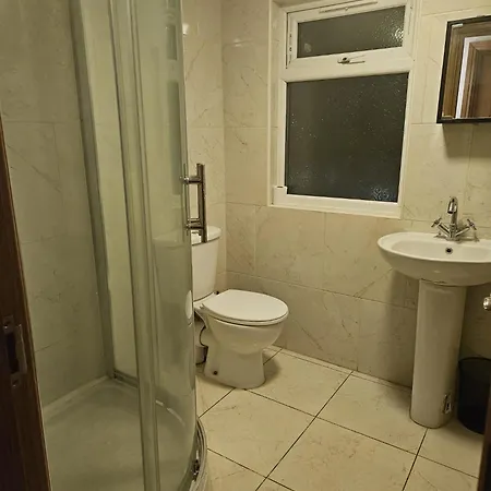 Guest house King By Wembley Stadium London