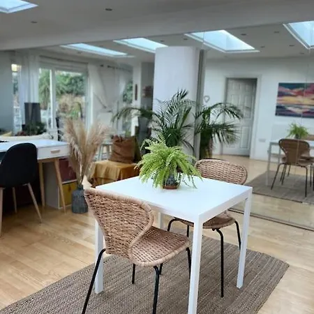 Sunny Garden London