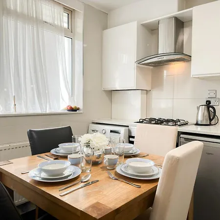 Apartment Cosy 3 Bedroom 3 Bathroom Flat With Private Garden- Maida Vale, Near Paddington *