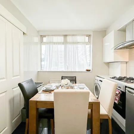 Cosy 3 Bedroom 3 Bathroom Flat With Private Garden- Maida Vale, Near Paddington Apartment *