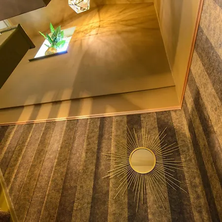 Luxury Versace 1 Bed Hot Tub Pool Table Sky Tv London