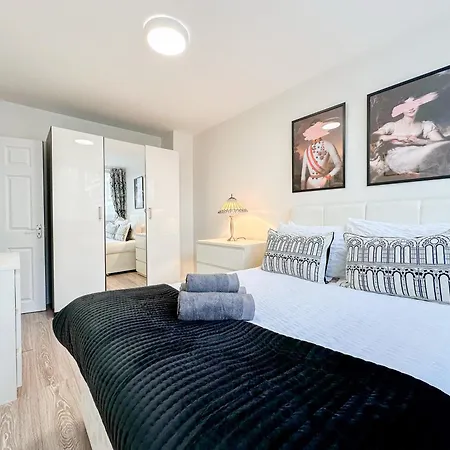 Apartment Cosy 3 Bedroom 3 Bathroom Flat With Private Garden- Maida Vale, Near Paddington London