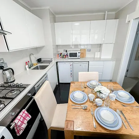 Cosy 3 Bedroom 3 Bathroom Flat With Private Garden- Maida Vale, Near Paddington