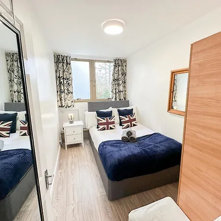 Cosy 3 Bedroom 3 Bathroom Flat With Private Garden- Maida Vale, Near Paddington Apartment *