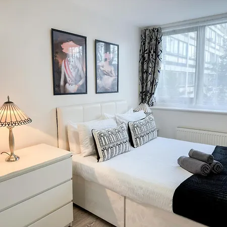 Cosy 3 Bedroom 3 Bathroom Flat With Private Garden- Maida Vale, Near Paddington Apartment