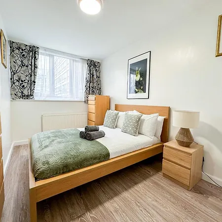 Cosy 3 Bedroom 3 Bathroom Flat With Private Garden- Maida Vale, Near Paddington * London