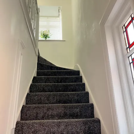 Wembley Stadium Modern & Cozy Apartment *