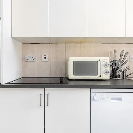 The Pimlico Collection Apartment *