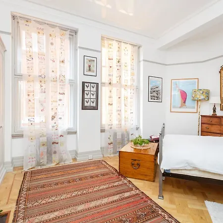 The Artist Collection - Mansion W14 At Heart Ftz Apartment *