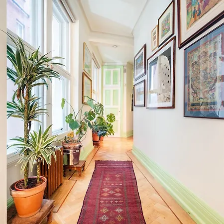 The Artist Collection - Mansion W14 At Heart Ftz Apartment