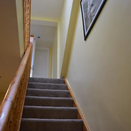 Large 6 Bedroom House - Fortescue Apartment London