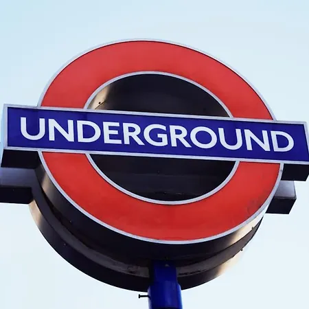 Oxford Circus Chic Modern Flat For 4 London