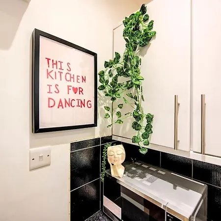 Oxford Circus Chic Modern Flat For 4 *