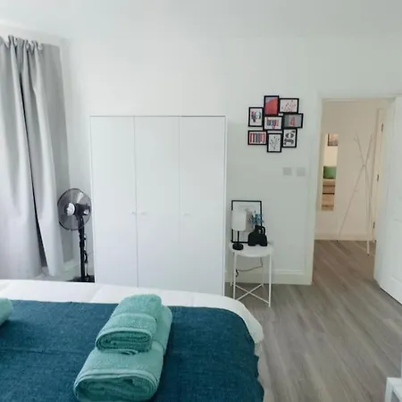 Cosy 1-bed Flat 30min To & Parking * London