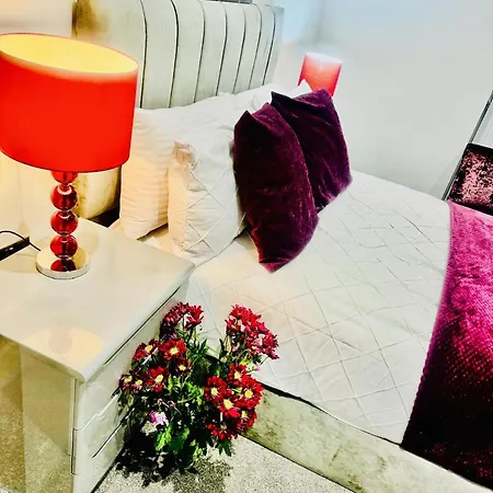 Stunning 2-bed In Barking Apartment