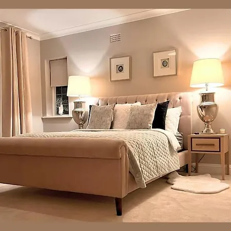 The Richmond Retreat New Malden