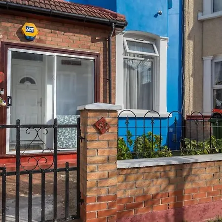 Apartment Stunning 3-bed House London
