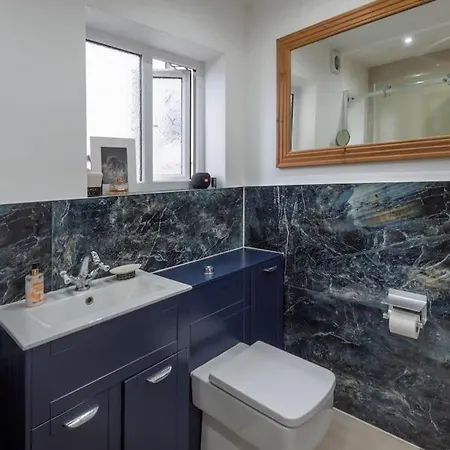 Apartment Stunning 3-bed House London