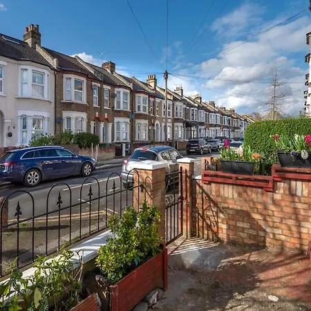 Stunning 3-bed House London