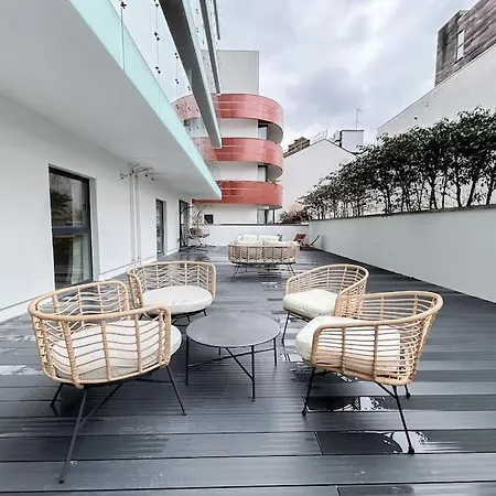 Stylish 2 Bed With Large Terrace London