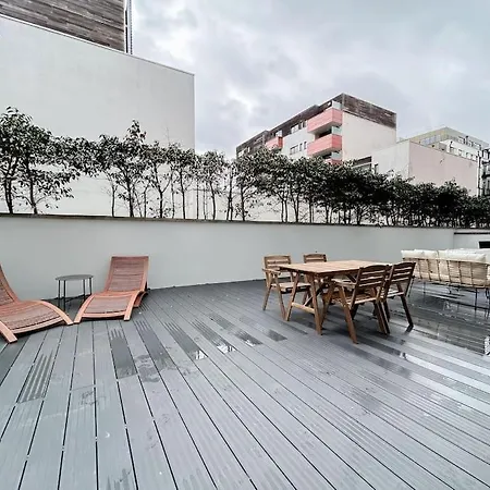 Stylish 2 Bed With Large Terrace London