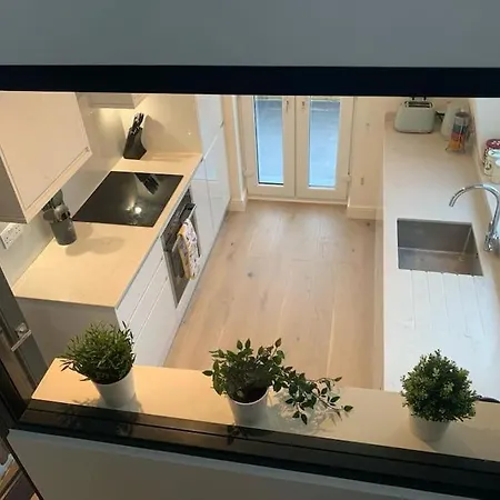 One Bed-apartment In * London