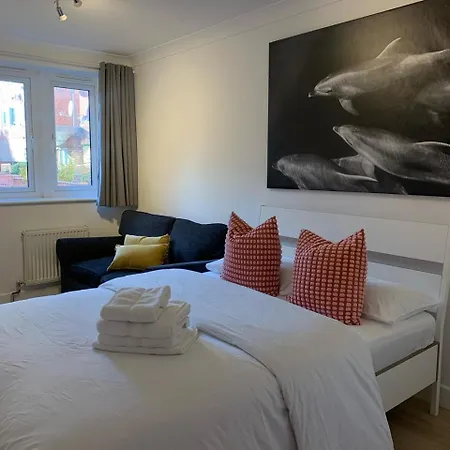 Cobbold Court Share Flat Homestay *