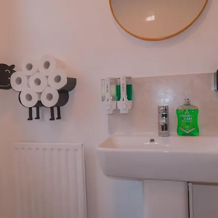 Budget 2bdr 6ppl Pets Apartment