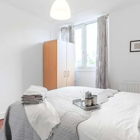 Apartment Livestay-three Bed With Balcony