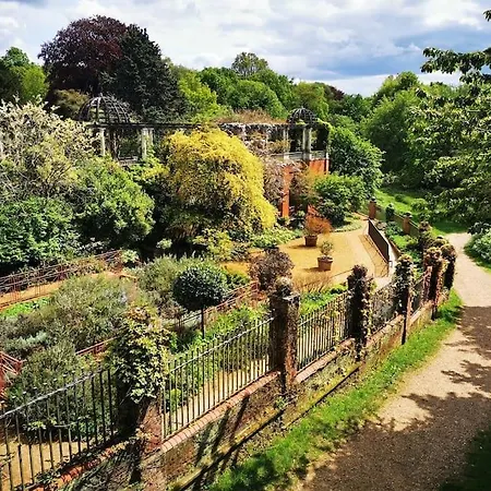 Holiday home Lovely 2br In Peaceful Hampstead, Nw London