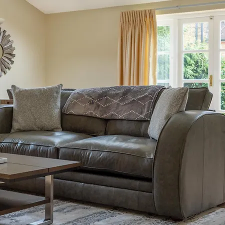 Lovely 2br In Peaceful Hampstead, Nw London