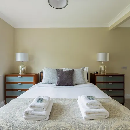 Lovely 2br In Peaceful Hampstead, Nw *