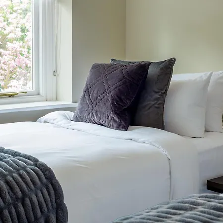 Lovely 2br In Peaceful Hampstead, Nw *